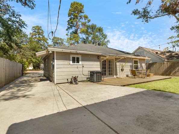 1007 W 43rd Street, Houston TX 77018