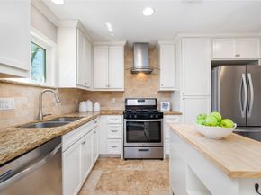 1007 W 43rd Street, Houston TX 77018