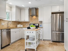 1007 W 43rd Street, Houston TX 77018