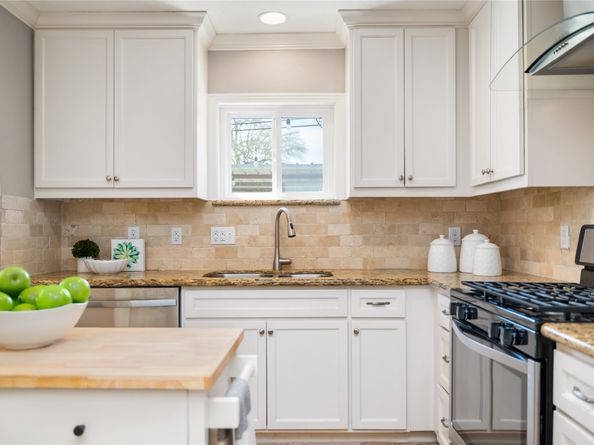 1007 W 43rd Street, Houston TX 77018