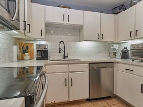 9234 Westwood Village Drive 17, Houston TX 77036