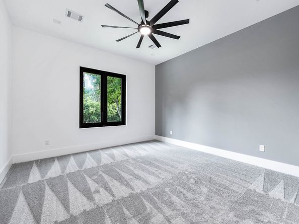 207 W 33rd Street, Houston TX 77018