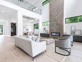 207 W 33rd Street, Houston TX 77018