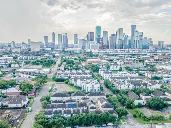 3009 Bell Street B, Houston TX 77003