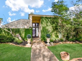 1719 Prairie Mark Lane