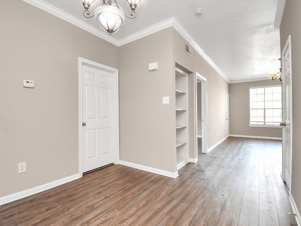 2255 Braeswood Park Drive 102, Houston TX 77030