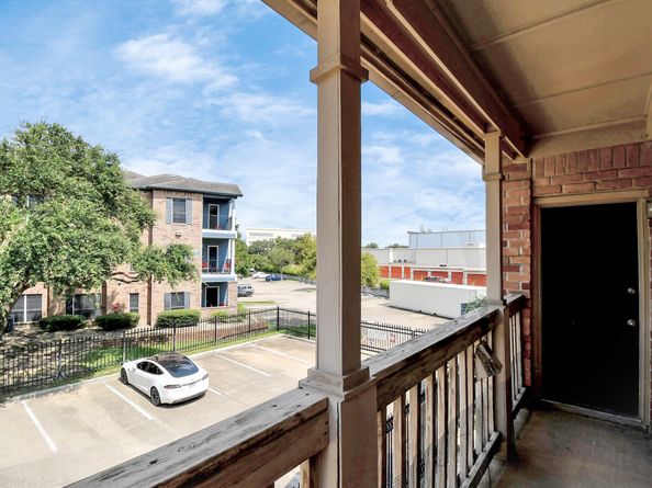2255 Braeswood Park Drive 102, Houston TX 77030
