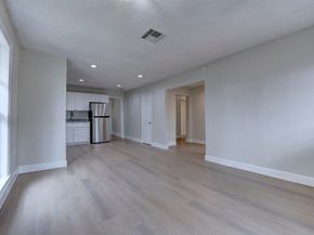 2127 Maximilian Street 10, Houston TX 77039