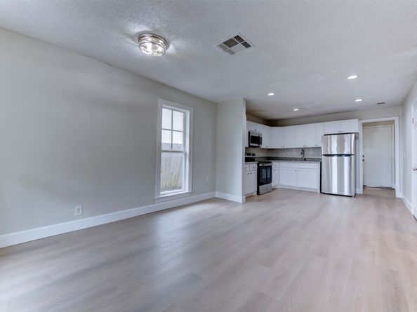2127 Maximilian Street 10, Houston TX 77039