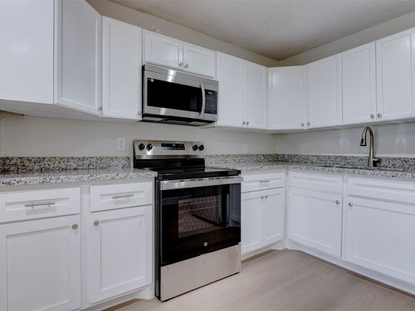 2127 Maximilian Street 10, Houston TX 77039
