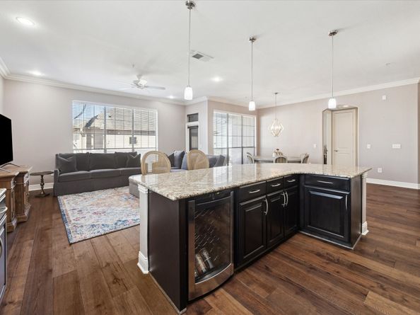 2120 Kipling Street 304, Houston TX 77098