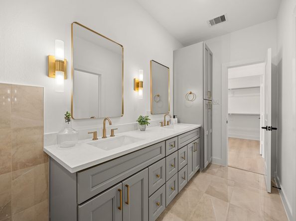 5016 Golden Forest Drive, Houston TX 77091