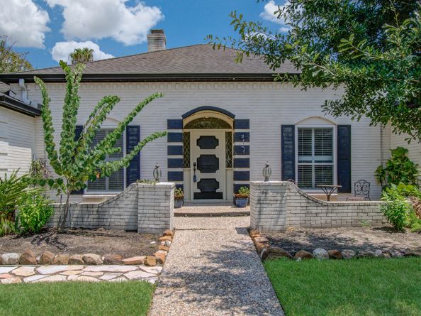 18655 Martinique Drive, Nassau Bay TX 77058
