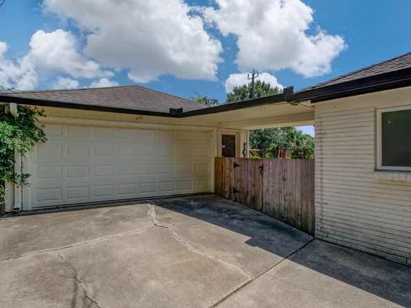 18655 Martinique Drive, Nassau Bay TX 77058