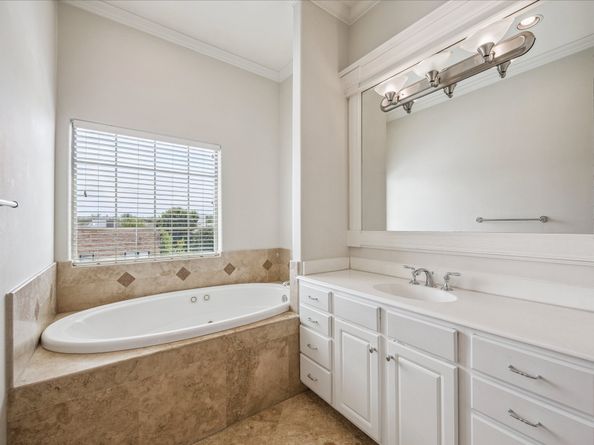 127 Tuam Street, Houston TX 77006