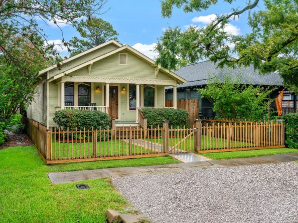 1124 Ashland Street, Houston TX 77008