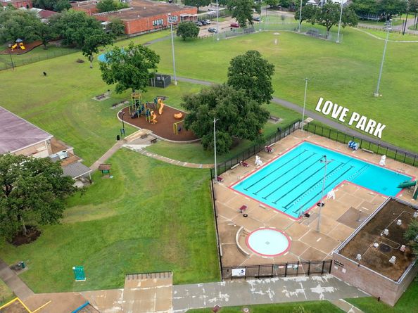 1124 Ashland Street, Houston TX 77008