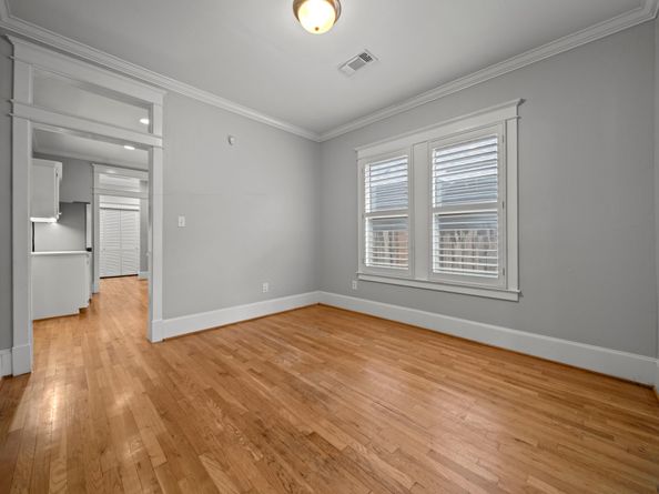 1124 Ashland Street, Houston TX 77008