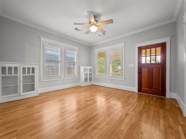 1124 Ashland Street, Houston TX 77008