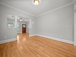 1124 Ashland Street, Houston TX 77008