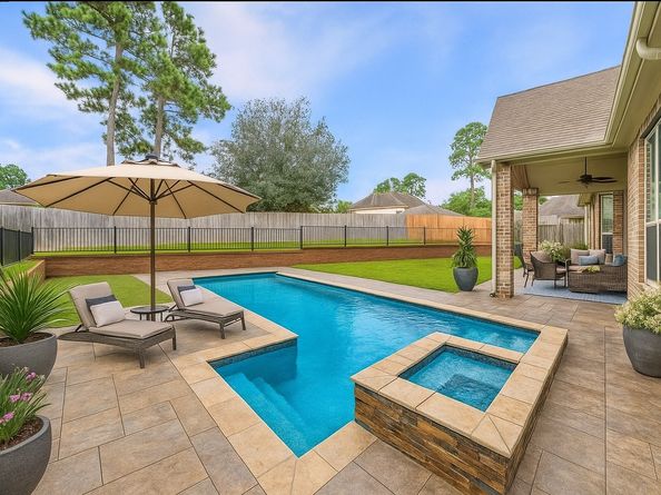 1402 Graystone Hills Drive, Conroe TX 77304