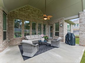 1402 Graystone Hills Drive, Conroe TX 77304