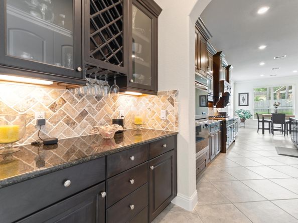 1402 Graystone Hills Drive, Conroe TX 77304