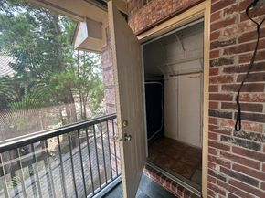 2803 Kings Crossing Drive 303, Houston TX 77345