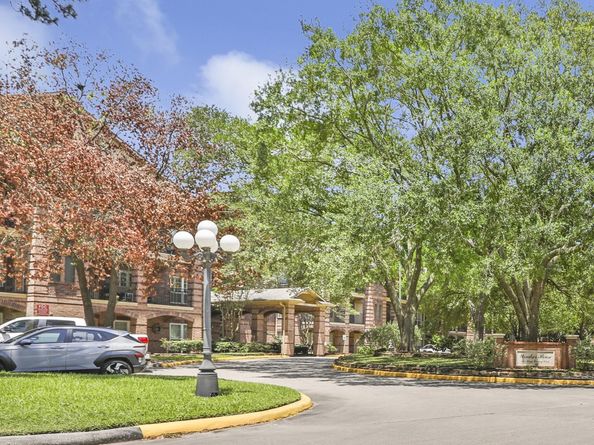 2803 Kings Crossing Drive 303, Houston TX 77345