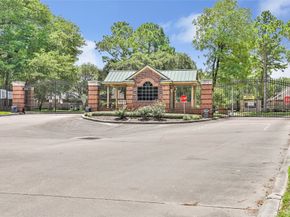2803 Kings Crossing Drive 303, Houston TX 77345