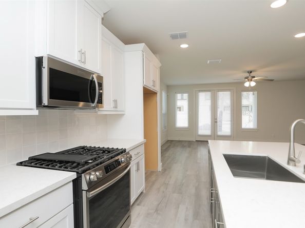 121A E 43rd Street, Houston TX 77018