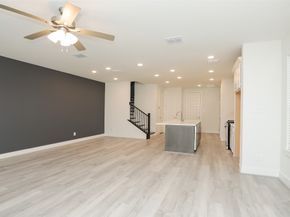 121A E 43rd Street, Houston TX 77018