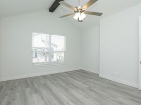 121A E 43rd Street, Houston TX 77018