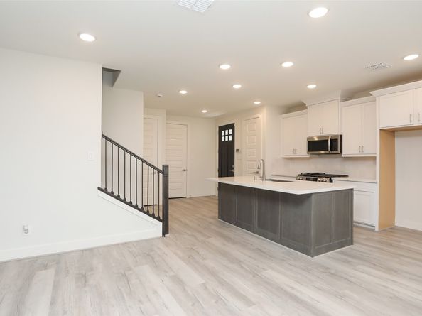 121A E 43rd Street, Houston TX 77018