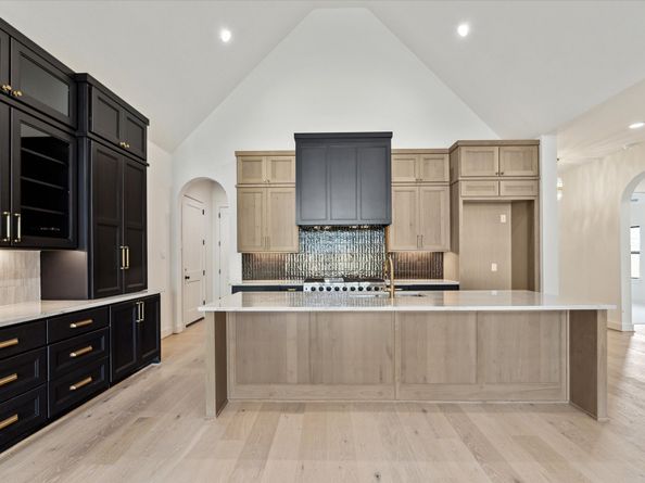 422 Venado View Court, Conroe TX 77304