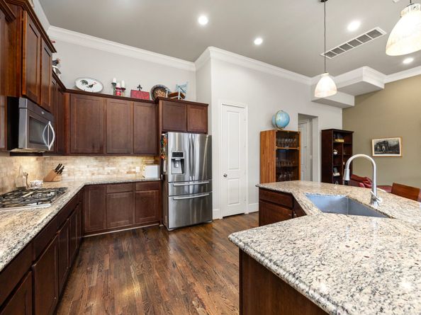 1616 Wrenwood Lakes, Houston TX 77043