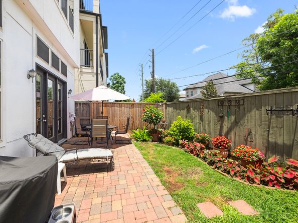 1616 Wrenwood Lakes, Houston TX 77043