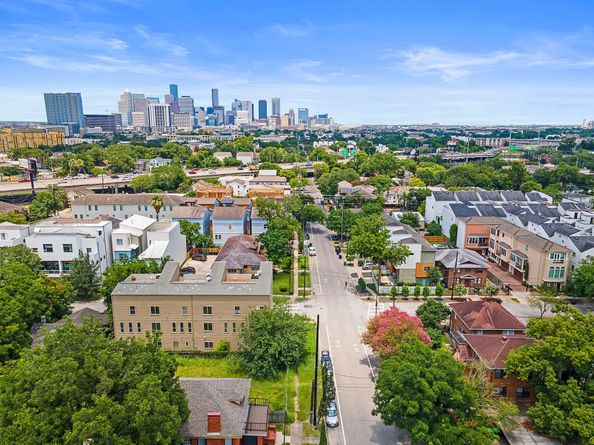 1414 Rosewood Street, Houston TX 77004