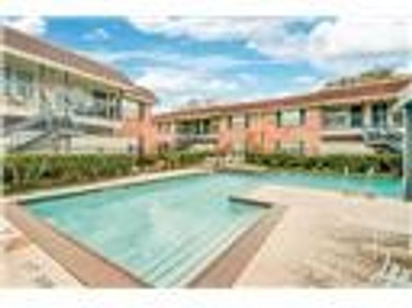 845 Augusta Drive 6, Houston TX 77057