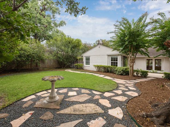 3838 Meadow Lake Lane, Houston TX 77027