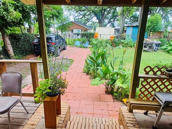 610 Caplin Street, Houston TX 77022