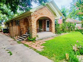 610 Caplin Street, Houston TX 77022