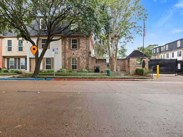355 N Post Oak Lane 634, Houston TX 77024