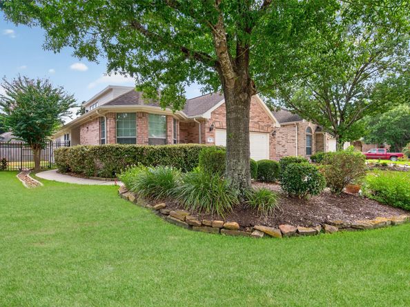 18 Arcadia Way, Conroe TX 77384