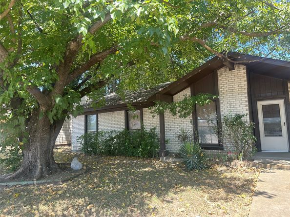 1720 S St Augustine Drive, Dallas TX 75217