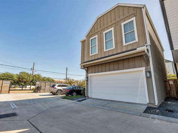 8474 Berry Green Lane, Houston TX 77022