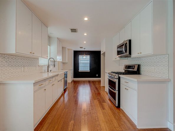 7231 Pine Grove Drive, Houston TX 77092