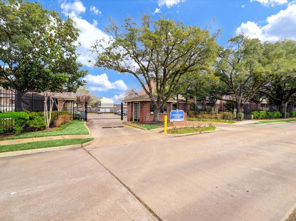 8055 Cambridge Street 37, Houston TX 77054