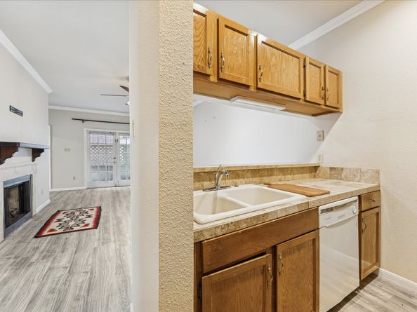 8055 Cambridge Street 37, Houston TX 77054