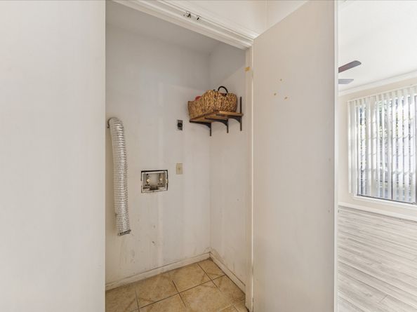 8055 Cambridge Street 37, Houston TX 77054